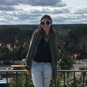 Meet your Posher, Alison